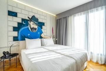 Фото номера Стандартный двухместный номер с 1 кроватью Отель Platforma Design Hotel г. Тбилиси 6