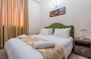 Фото номера Стандартный трехместный номер Отель Golden Light Hotel г. Тбилиси 7