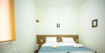 Фото номера Двухместный номер с 2 отдельными кроватями Отель Mariam R г. Тбилиси 11