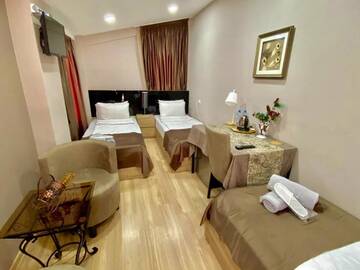 Фото номера Классический трехместный номер Отель hotel terrace г. Тбилиси 2