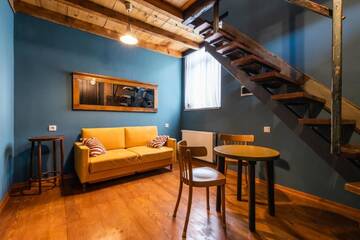 Фото номера Семейный номер с ванной комнатой Отели типа «постель и завтрак» 3 Heritage Rooms г. Тбилиси 11