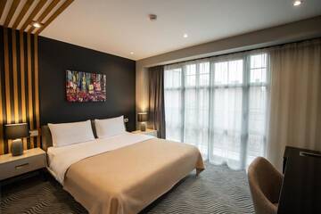 Фото номера Стандартный двухместный номер с 1 кроватью Отель Silver 39 Boutique Hotel &amp; Terrace г. Тбилиси 11