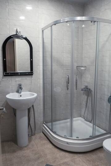 Фото номера Двухместный номер Делюкс с 1 кроватью и балконом Отель Avlabari Terrace Rooms г. Тбилиси 8