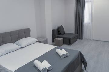 Фото номера Двухместный номер Делюкс с 1 кроватью и балконом Отель Avlabari Terrace Rooms г. Тбилиси 3