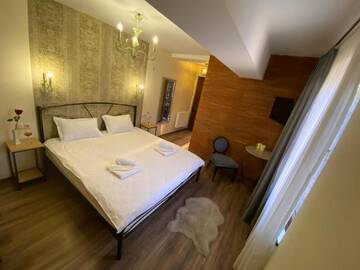Фото номера Двухместный номер с 1 кроватью и балконом Отель Wine Hills г. Тбилиси 5