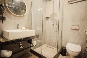 Фото номера Стандартный семейный номер Отель Hotel Tuta г. Тбилиси 2