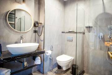 Фото номера Стандартный семейный номер Отель Hotel Tuta г. Тбилиси 6