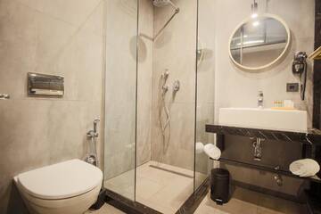 Фото номера Стандартный семейный номер Отель Hotel Tuta г. Тбилиси 7