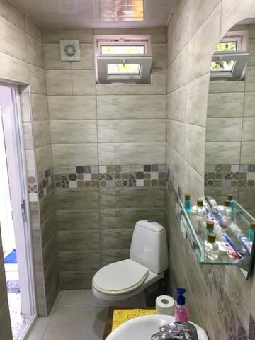 Фото номера Дом с 1 спальней Дома для отпуска Room in the heart of Tbilisi г. Тбилиси 19