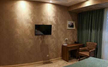Фото номера Двухместный номер с 2 отдельными кроватями и балконом Отель Grand Hotel Mimino г. Тбилиси 24