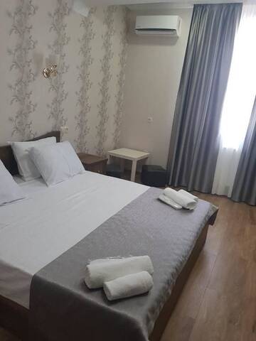 Фото номера Двухместный номер Делюкс с 1 кроватью Отель Gold Line Hotel г. Тбилиси 3