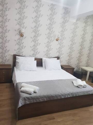 Фото номера Двухместный номер Делюкс с 1 кроватью Отель Gold Line Hotel г. Тбилиси 2