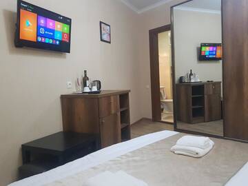 Фото номера Двухместный номер с 1 кроватью и собственной ванной комнатой Отель Gold Line Hotel г. Тбилиси 2