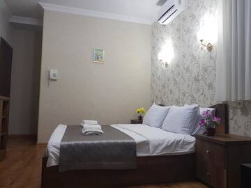 Фото номера Двухместный номер Делюкс с 1 кроватью и балконом Отель Gold Line Hotel г. Тбилиси 4