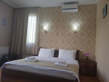Фото номера Двухместный номер Делюкс с 1 кроватью и балконом Отель Gold Line Hotel г. Тбилиси 5