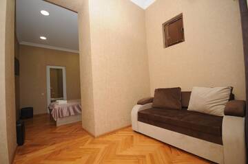 Фото номера Трехместный номер Отель Hotel A&amp;K г. Тбилиси 4