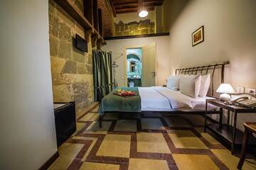 Фото номера Стандартный двухместный номер с 1 кроватью Отель Emigrant Boutique Hotel г. Тбилиси 6