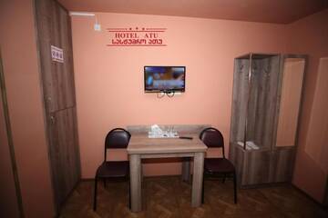 Фото номера Двухместный номер с 1 кроватью и собственной ванной комнатой Отель Hotel Atu г. Тбилиси 4