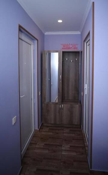 Фото номера Четырехместный номер с собственной ванной комнатой Отель Hotel Atu г. Тбилиси 8