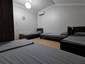 Фото номера Кровать в общем 4-местном номере для мужчин и женщин Хостелы Rose House г. Тбилиси 6