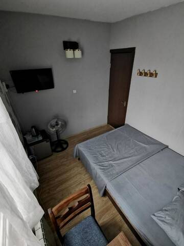 Фото номера Стандартный номер с кроватью размера &quot;queen-size&quot; Хостелы Rose House г. Тбилиси 5