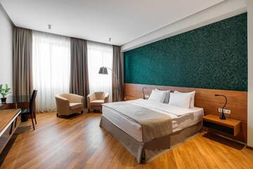 Фото номера Улучшенный двухместный номер с 1 кроватью Отель Hotel Tbilisi Tower г. Тбилиси 6