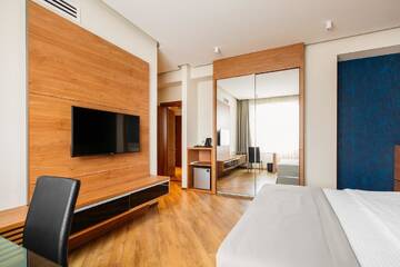 Фото номера Люкс с 2 спальнями Отель Hotel Tbilisi Tower г. Тбилиси 3