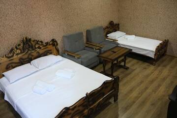 Фото номера Классический трехместный номер Отель hotel venus г. Тбилиси 6