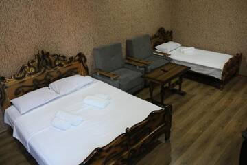 Фото номера Классический трехместный номер Отель hotel venus г. Тбилиси 7