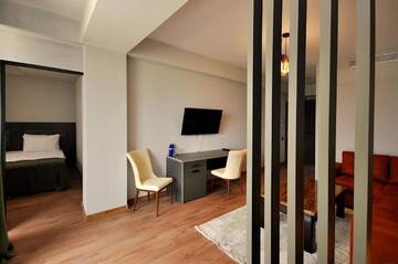 Фото номера Люкс с балконом Отель Jazz Hotel г. Тбилиси 12