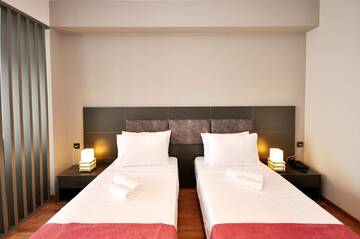Фото номера Двухместный номер Делюкс с 1 кроватью и балконом Отель Jazz Hotel г. Тбилиси 4