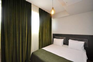 Фото номера Люкс с балконом Отель Jazz Hotel г. Тбилиси 10