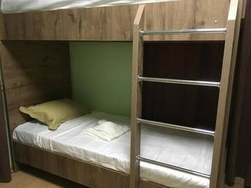 Фото номера Спальное место на двухъярусной кровати в общем номере для женщин Хостелы Green House г. Тбилиси 4