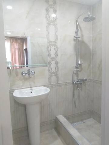 Фото номера Стандартный двухместный номер с 1 кроватью Отель Tbilisi Center Hotel г. Тбилиси 13