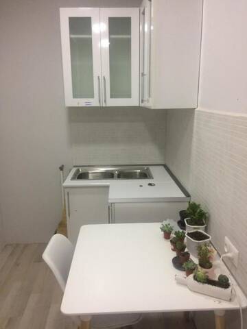 Фото номера Дом с 1 спальней Дома для отпуска Two bedroom apartment..Metro Marjanishvili-Street-Ivane Javakhishvili 58a г. Тбилиси 15
