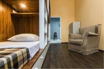 Фото номера Двухместный номер с 1 кроватью и балконом Хостелы Rustaveli Hostel г. Тбилиси 7