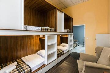Фото номера Двухместный номер с 1 кроватью и балконом Хостелы Rustaveli Hostel г. Тбилиси 11