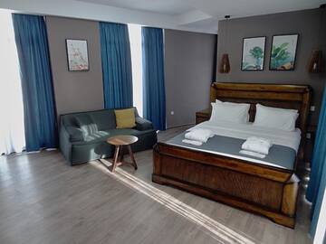 Фото номера Большой двухместный номер с 1 кроватью Отель HOTEL LINGE г. Тбилиси 10
