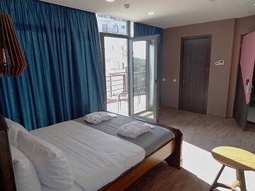 Фото номера Большой двухместный номер с 1 кроватью Отель HOTEL LINGE г. Тбилиси 8
