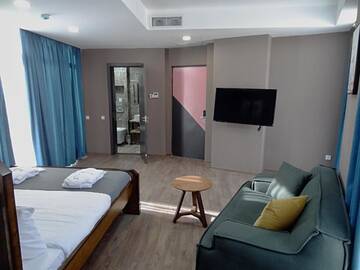 Фото номера Большой двухместный номер с 1 кроватью Отель HOTEL LINGE г. Тбилиси 9