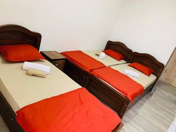 Фото номера Трехместный номер с ванной комнатой Гостевой дом 6ROOM HOLIDAY GUEST APARTMENT г. Тбилиси 15