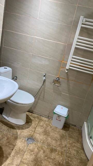 Фото номера Трехместный номер с ванной комнатой Гостевой дом 6ROOM HOLIDAY GUEST APARTMENT г. Тбилиси 5