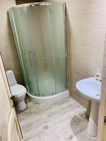 Фото номера Трехместный номер Делюкс с видом на море Гостевой дом 6ROOM HOLIDAY GUEST APARTMENT г. Тбилиси 3