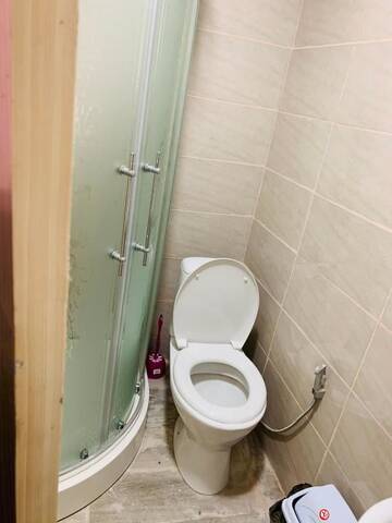 Фото номера Трехместный номер Делюкс с видом на море Гостевой дом 6ROOM HOLIDAY GUEST APARTMENT г. Тбилиси 11