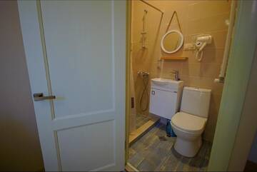 Фото номера Семейный номер Отель Hotel Cordata г. Тбилиси 5