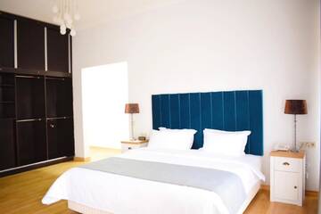 Фото номера Улучшенный номер с кроватью размера «king-size» Отель Octava Boutique Hotel г. Тбилиси 9