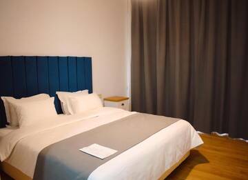 Фото номера Двухместный номер Делюкс с 1 кроватью Отель Octava Boutique Hotel г. Тбилиси 4