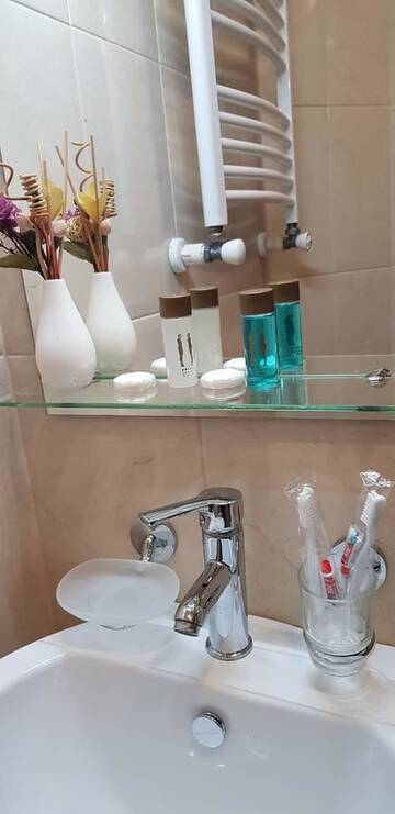 Фото номера Номер Делюкс Отель Hotel Laura г. Тбилиси 7