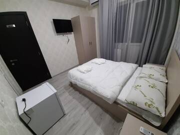 Фото номера Одноместный номер, вид на парк Проживание в семье Guest House L&amp;A г. Тбилиси 7