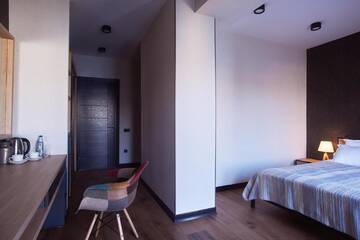 Фото номера Номер с кроватью размера &quot;queen-size&quot; и видом на сад Отель Green Boutique Hotel г. Тбилиси 5